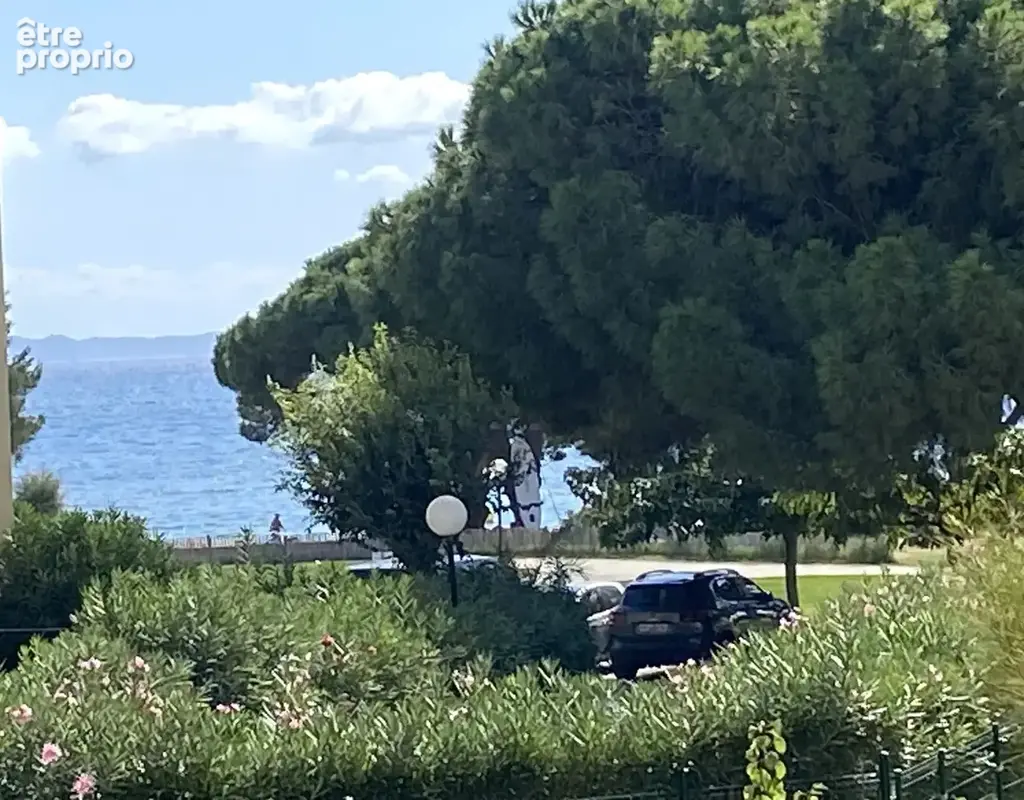 Appartement à LA LONDE-LES-MAURES