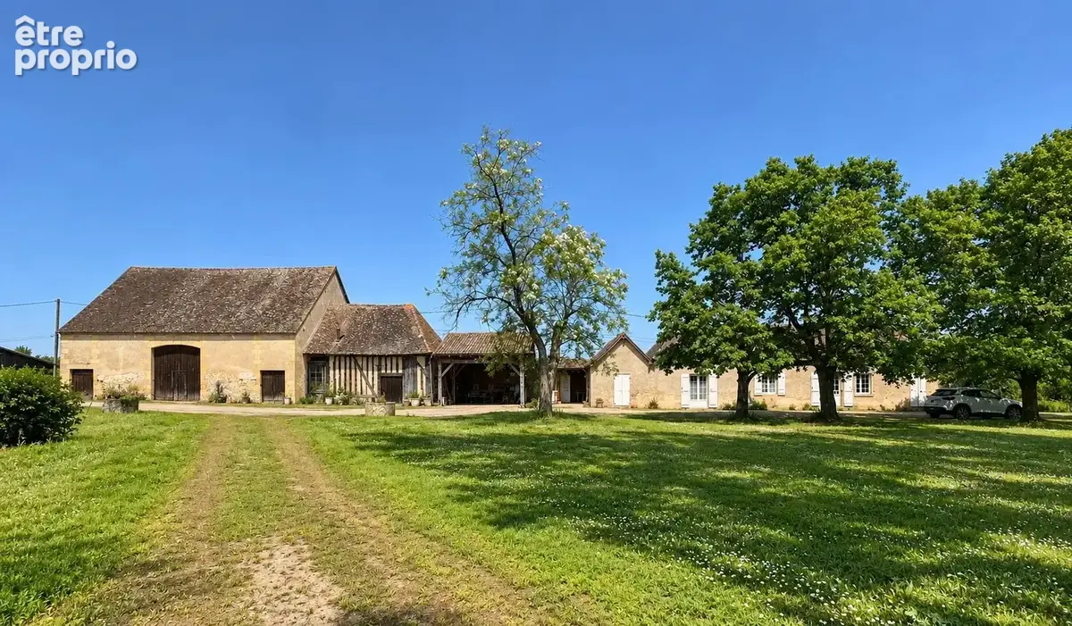 Ensemble immobilier dans un environnement champêtre - photo 2