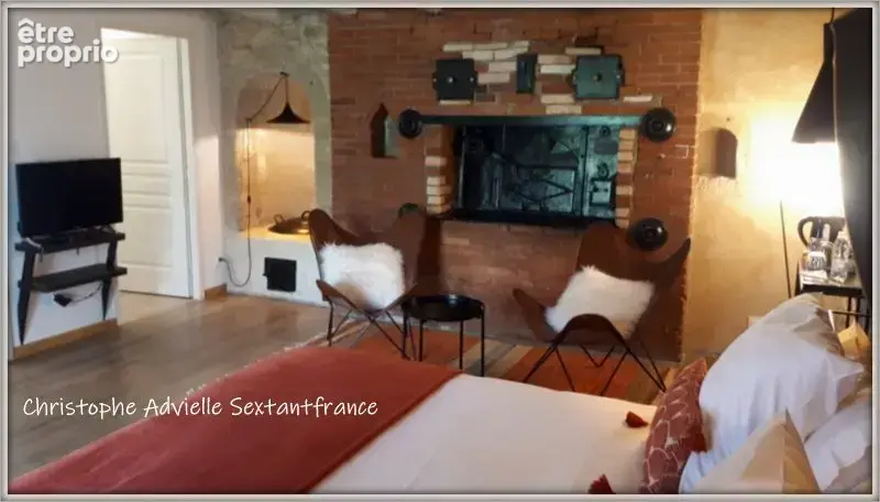 Ensemble immobilier, habitation 230 M2, 5 chambres d'hôtes, 2 gîtes, piscine sur 1 Ha - photo 9