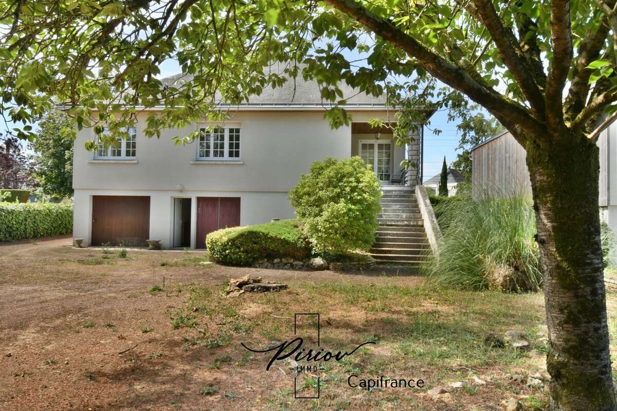 Maison familiale au coeur de Doué la Fontaine - Potentiel de 6 chambres - photo 5