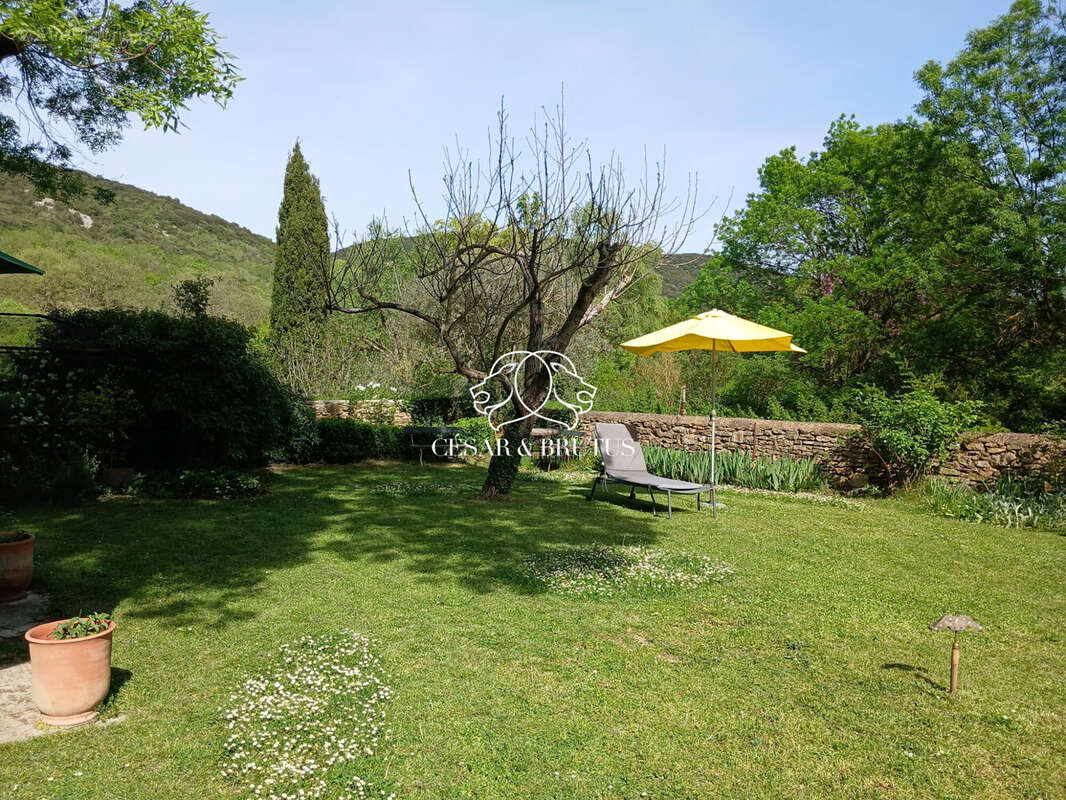 Maison 360 m² à Saint-Andre-De-Roquepertuis  - photo 6
