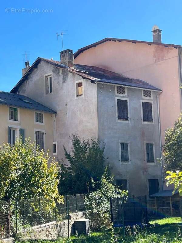 Appartement à SAINT-ETIENNE-DE-TINEE