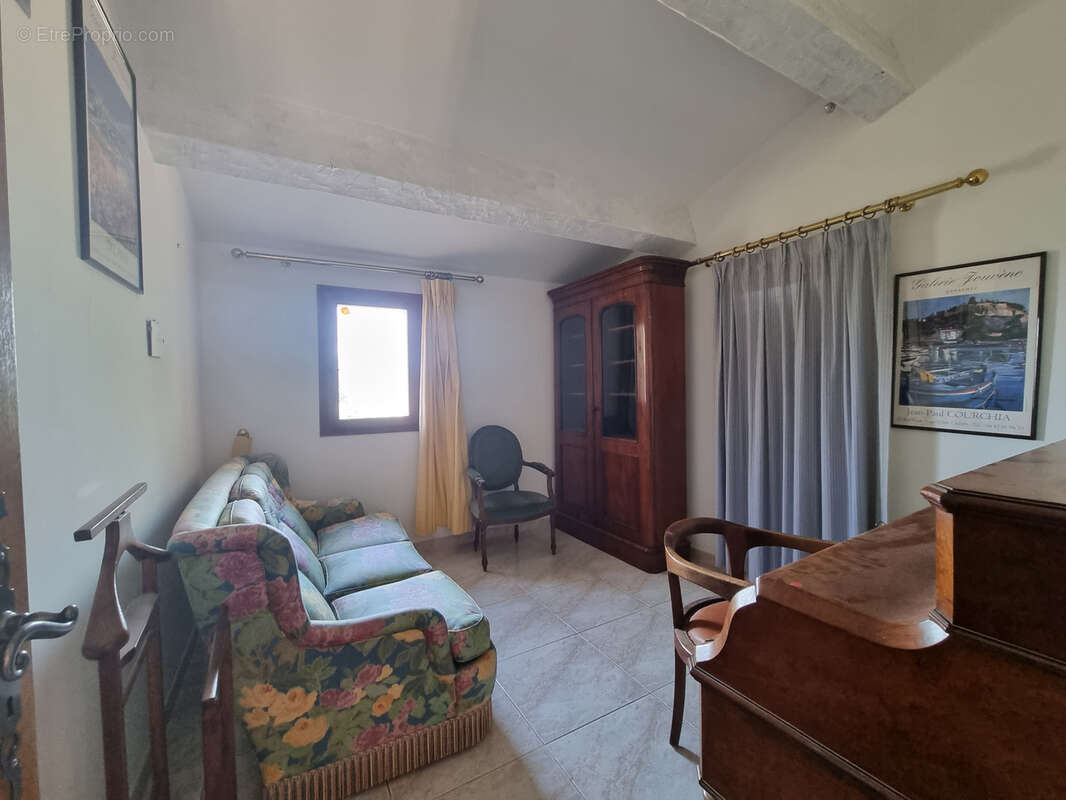 Maison à FOX-AMPHOUX