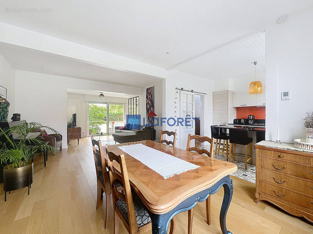 Maison à SAVIGNY-SUR-ORGE