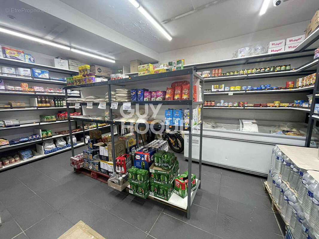 Commerce à ASNIERES-SUR-SEINE