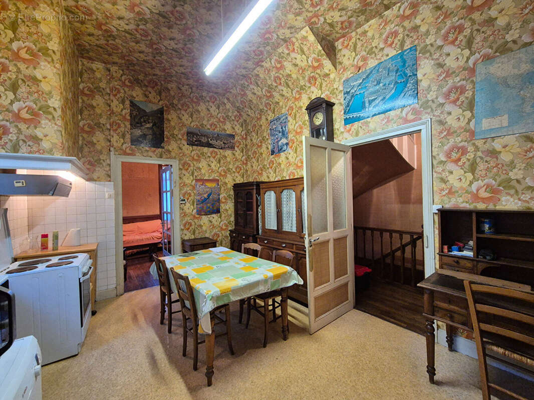 Maison à ALLASSAC
