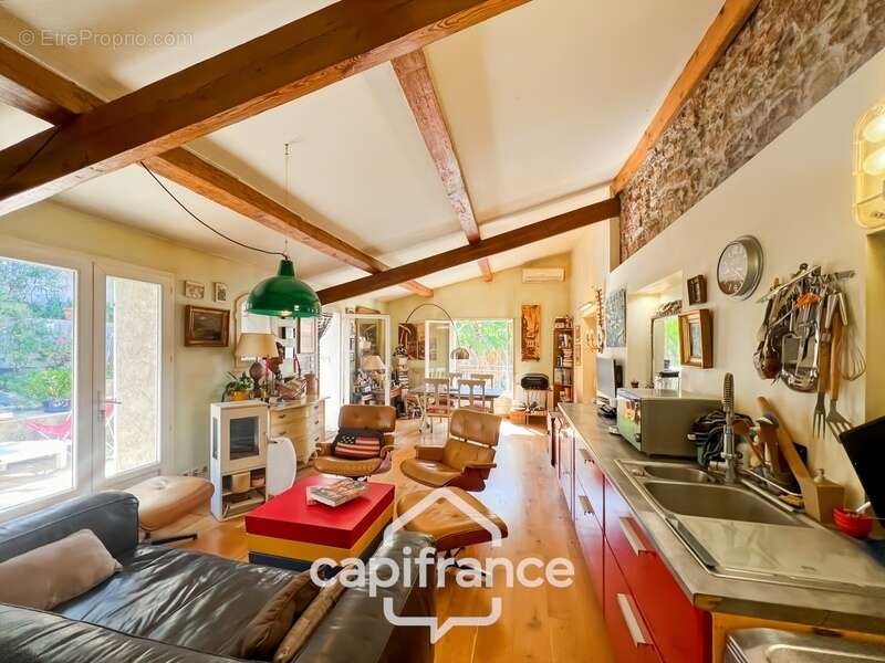 Maison à vendre 6 pièces HYERES (83) - Charme de l'ancien - 4 chambres - 200m2 habitables - Piscine - possibilité 2 appartements - photo 54