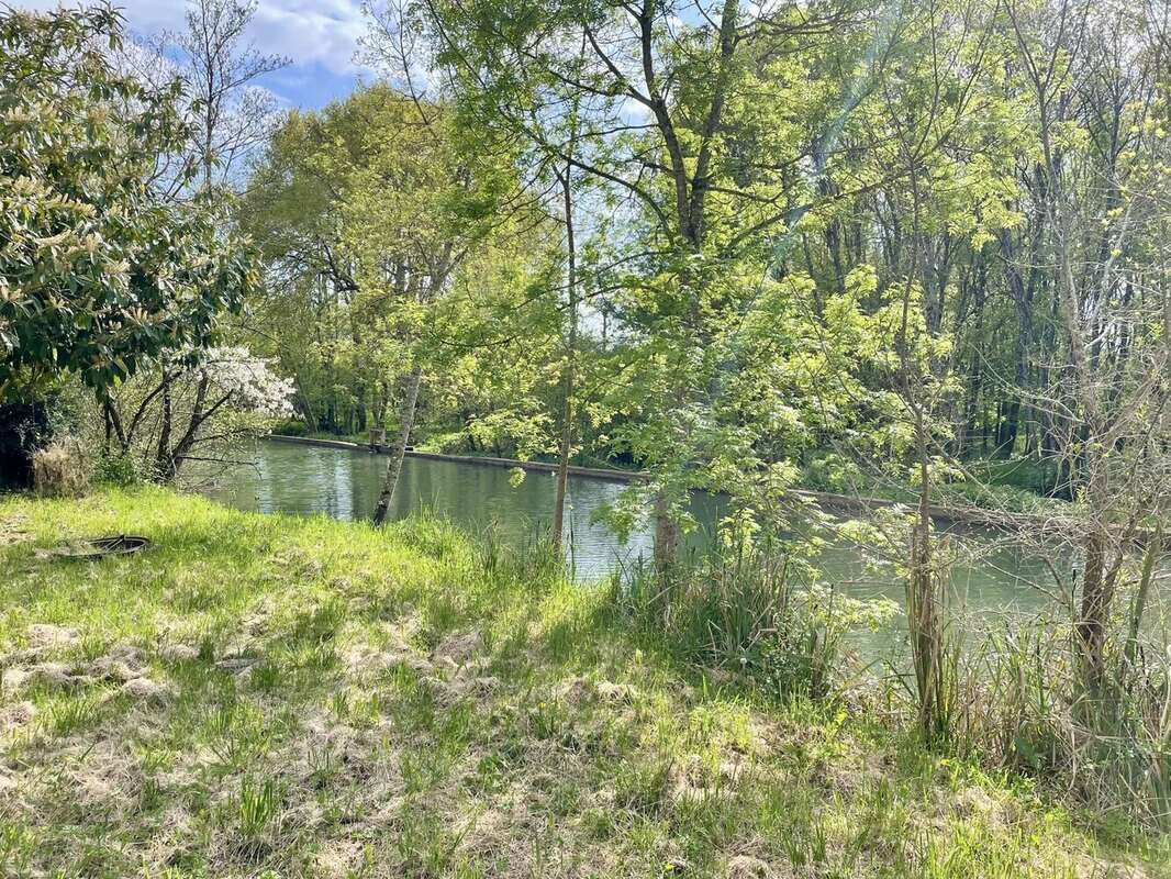 Maison à CHATEAU-GARNIER