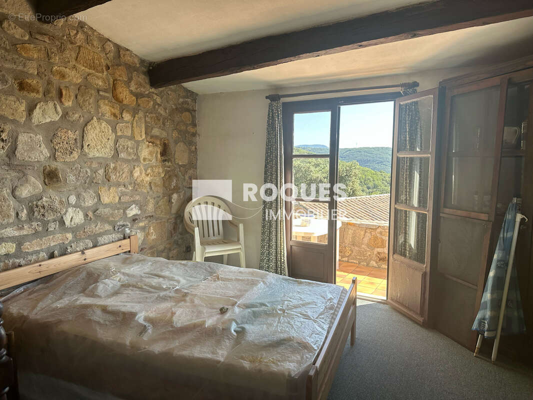 Rare, Maison de village de caractère, à 6 klm de Lodeve, 94 m2 habitables avec terrasse, au calme . - photo 9