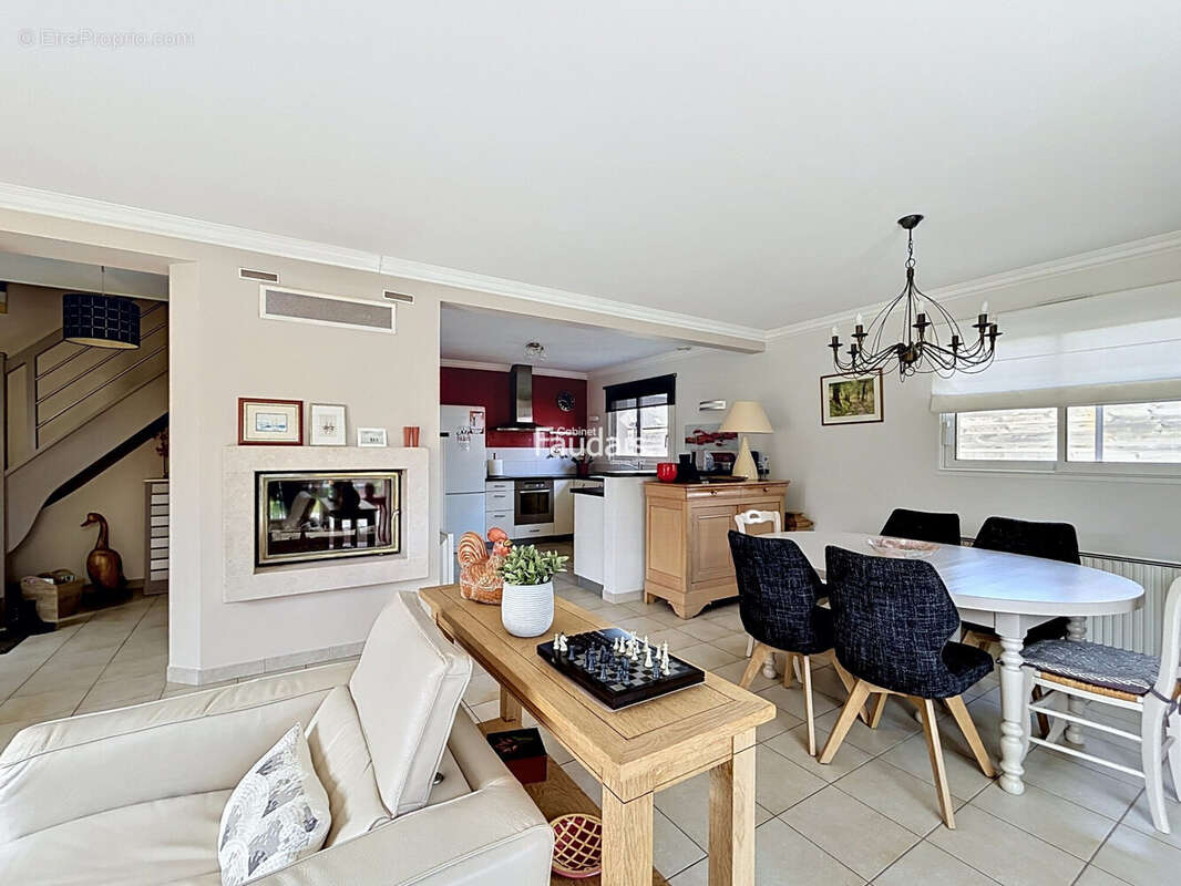 Maison 117 m² à Gouville-Sur-Mer  - photo 6