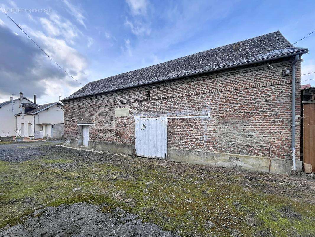 Corps de ferme avec hangars  et pature - photo 4