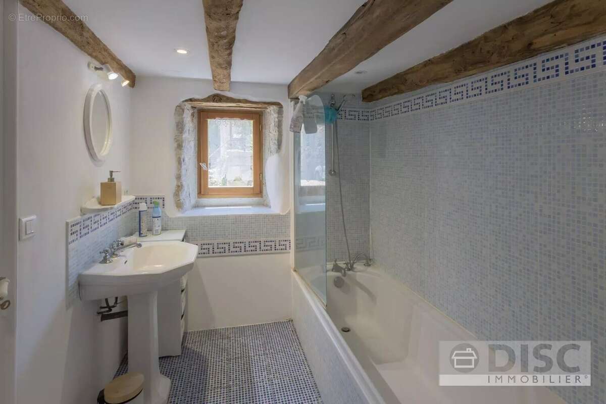 Charmante maison en pierre avec piscine et jardin privé de 2 450 m² - photo 8