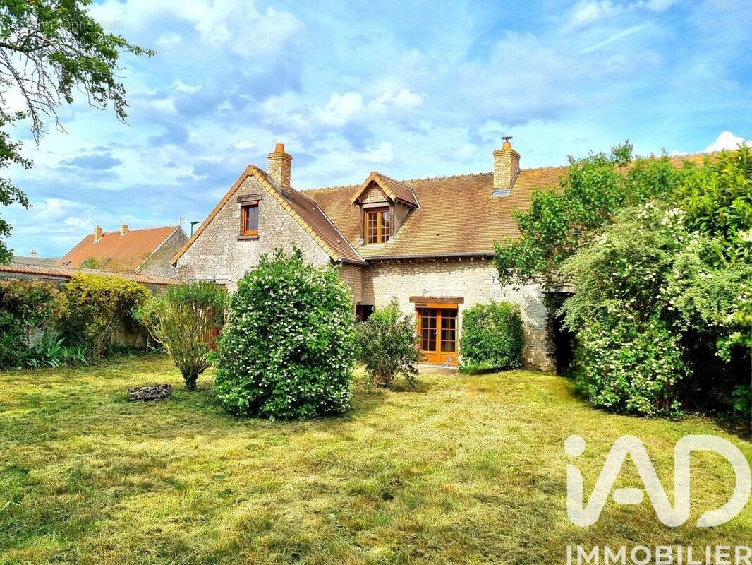 Photo 1 - Maison à OINVILLE-SAINT-LIPHARD