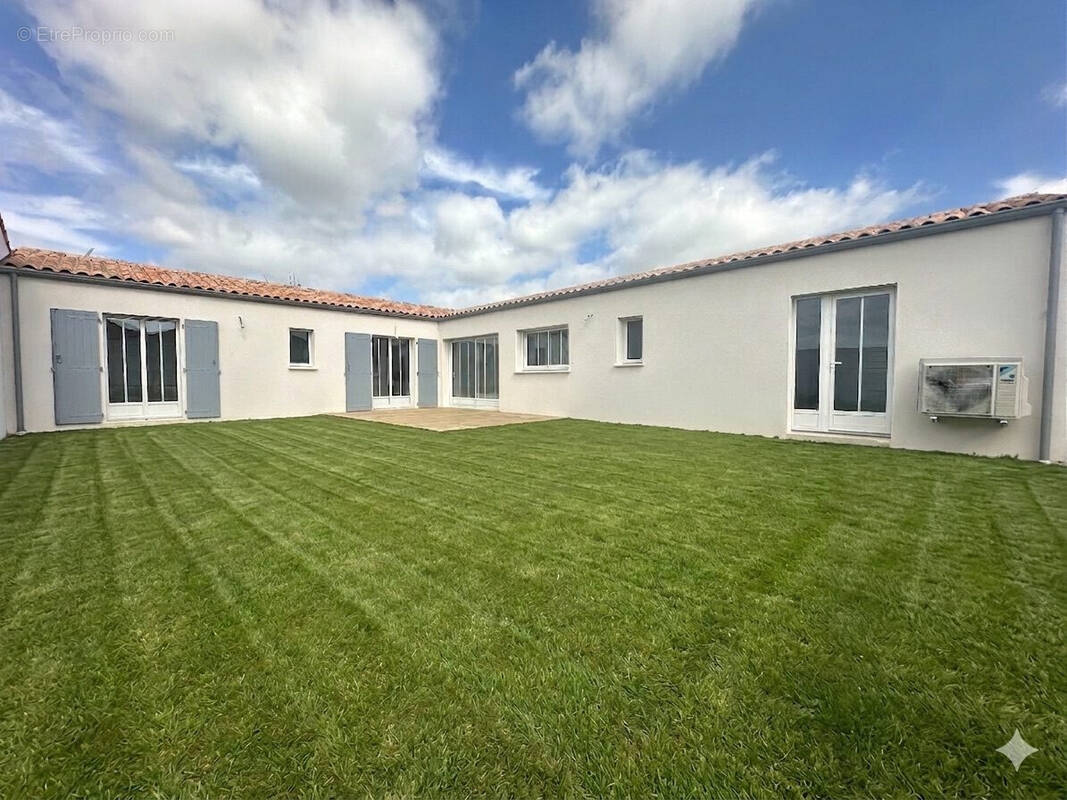 Maison à SAINT-XANDRE