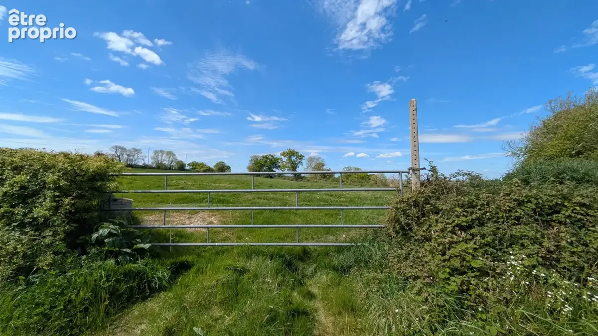 Photo Terrain à Meautis au prix de 16 350€