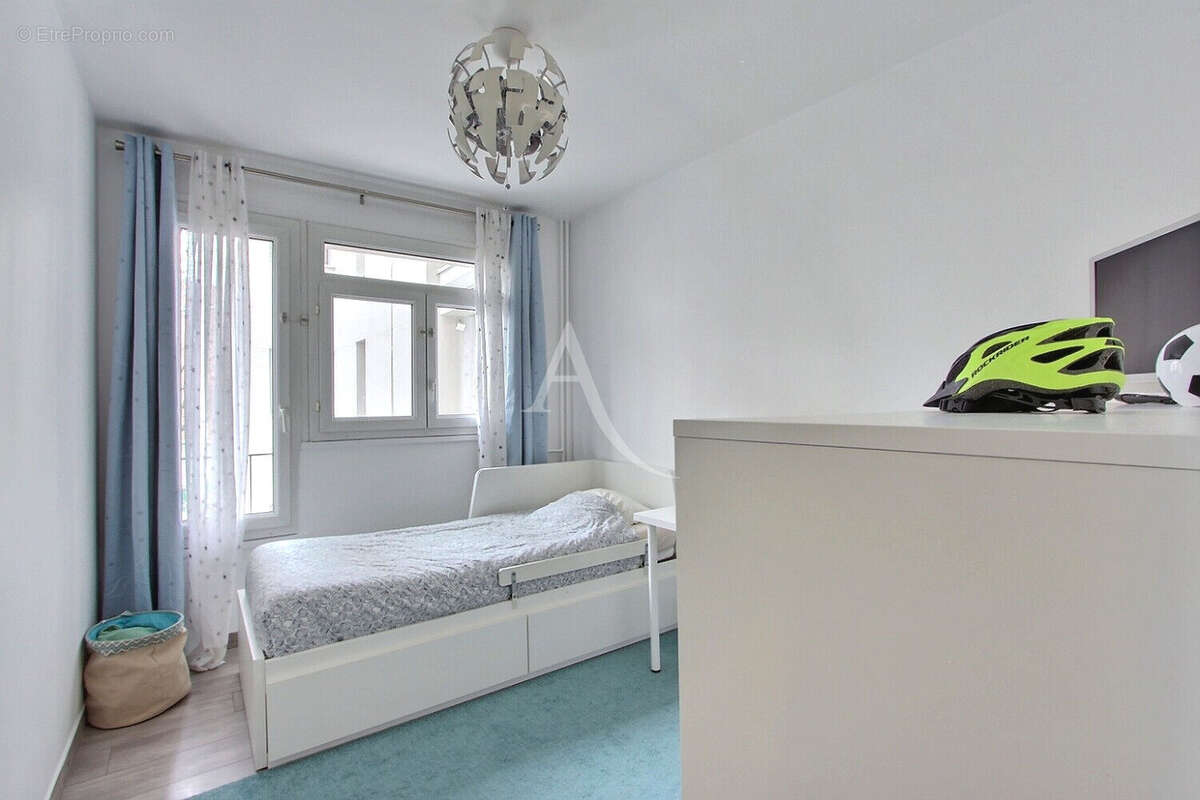 Appartement à VILLENEUVE-LA-GARENNE