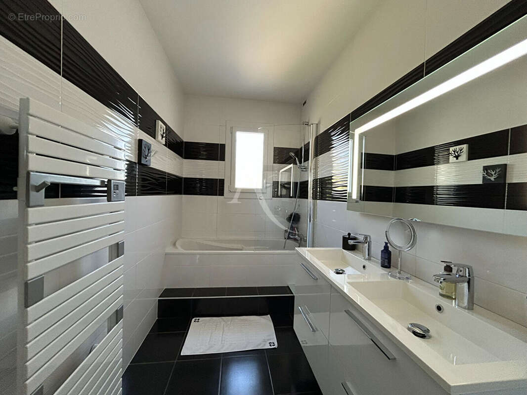 Maison Saint Medard En Jalles 6 pièce(s) 175.74 m2 - photo 4
