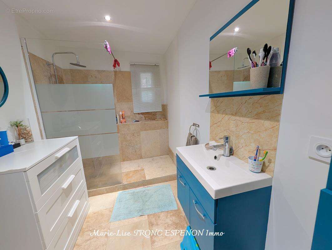 Maison à PERNES-LES-FONTAINES