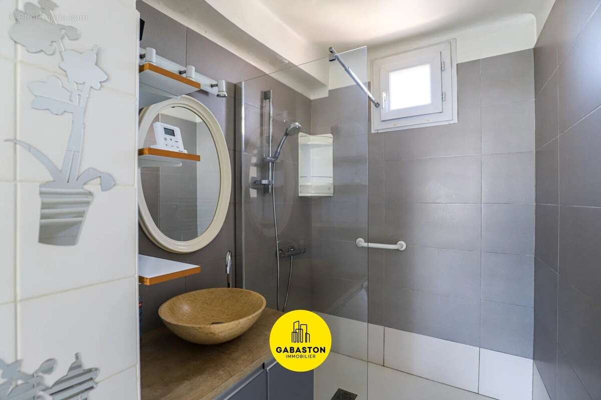 Appartement 59 m² à Marseille-8e  - photo 7