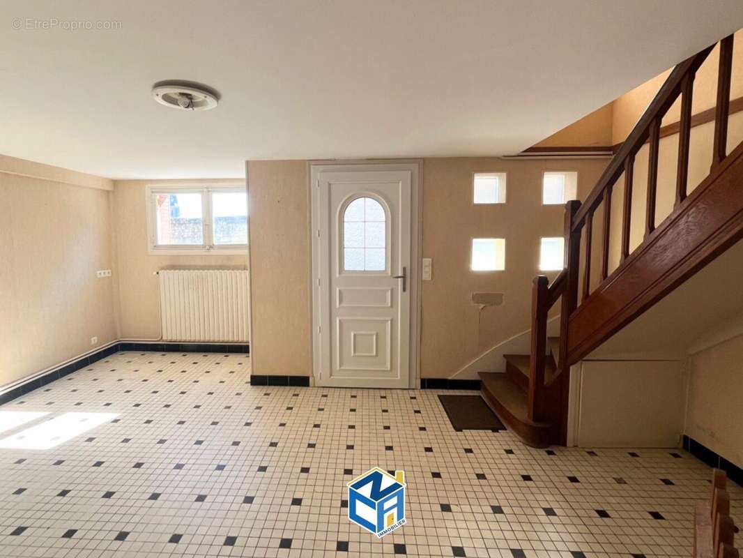 Maison à LA TOUR-SAINT-GELIN