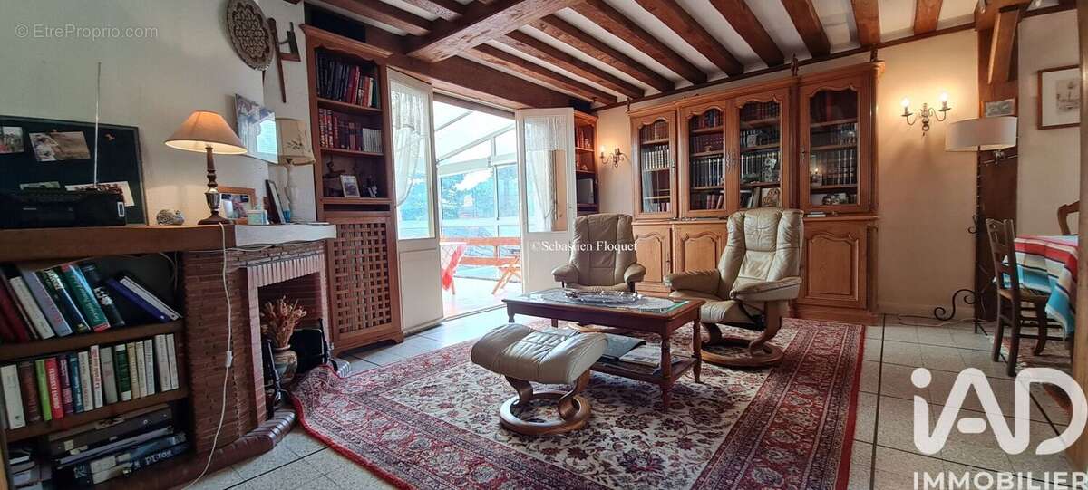 Photo 2 - Maison à SAINT-JEAN-DE-BRAYE