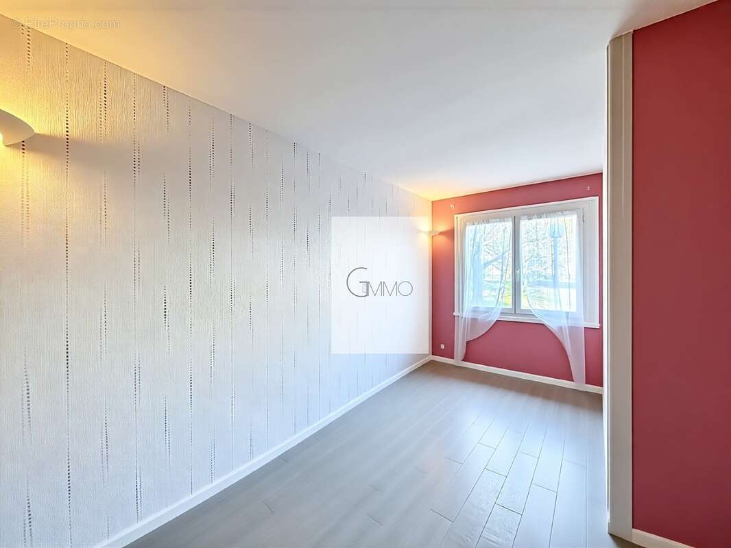 Appartement à L'HAY-LES-ROSES