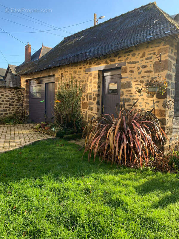 Maison à AMBRIERES-LES-VALLEES