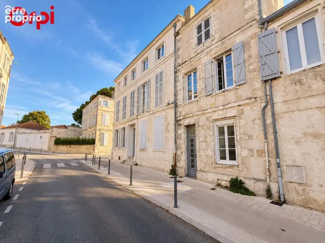 Exclusivité orpi – la rochelle centre historique - photo 6