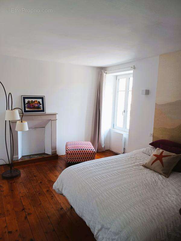 Maison à SAINT-MACAIRE-EN-MAUGES