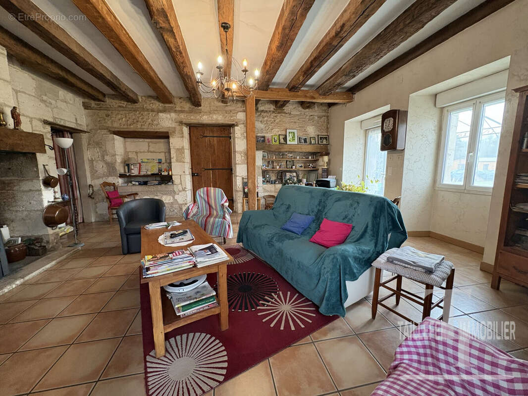 Maison à ANTONNE-ET-TRIGONANT