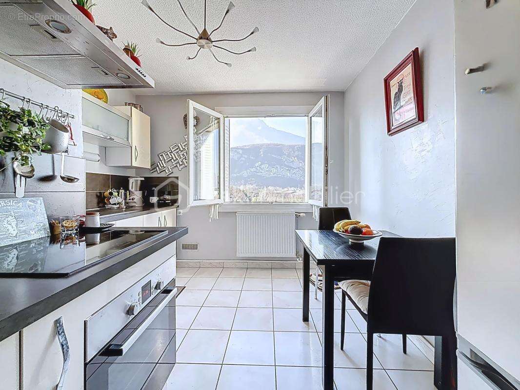Appartement à LE PONT-DE-CLAIX