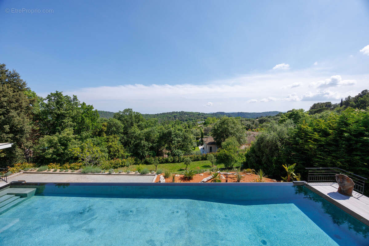 Maison à TOURRETTES-SUR-LOUP