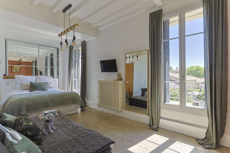 Magnifique PROPRIETE : Maison De Maître Et  Deux Dépendances (  17 Pièces / 400 M² )  Située à VERARGUES (34) DEDIEE A UN PROJET - photo 14