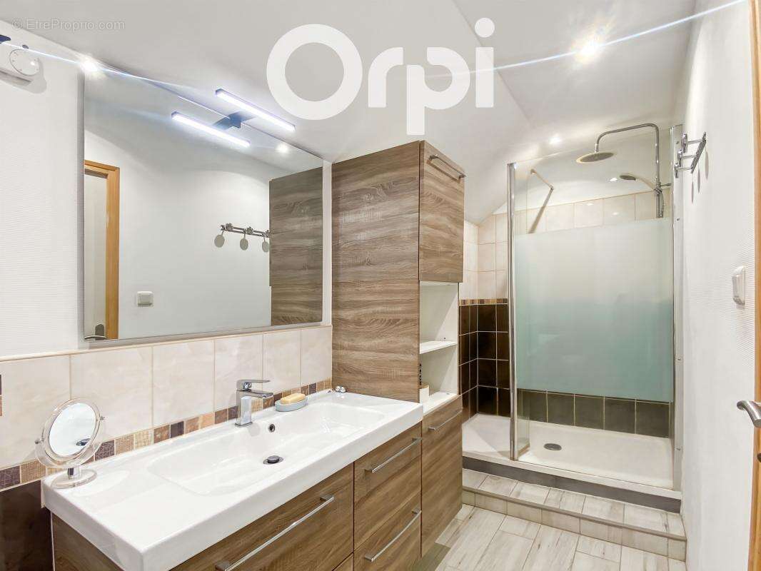 Maison à ESTREES-SAINT-DENIS