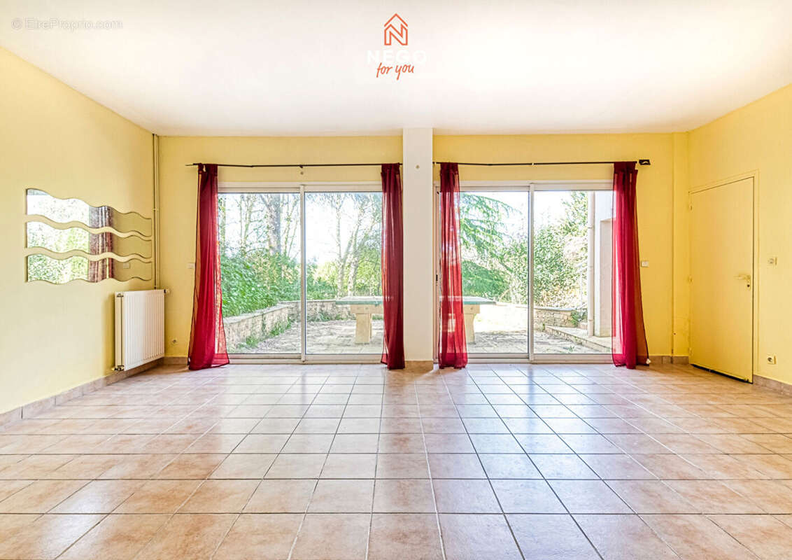 Maison à MONTREUIL-JUIGNE