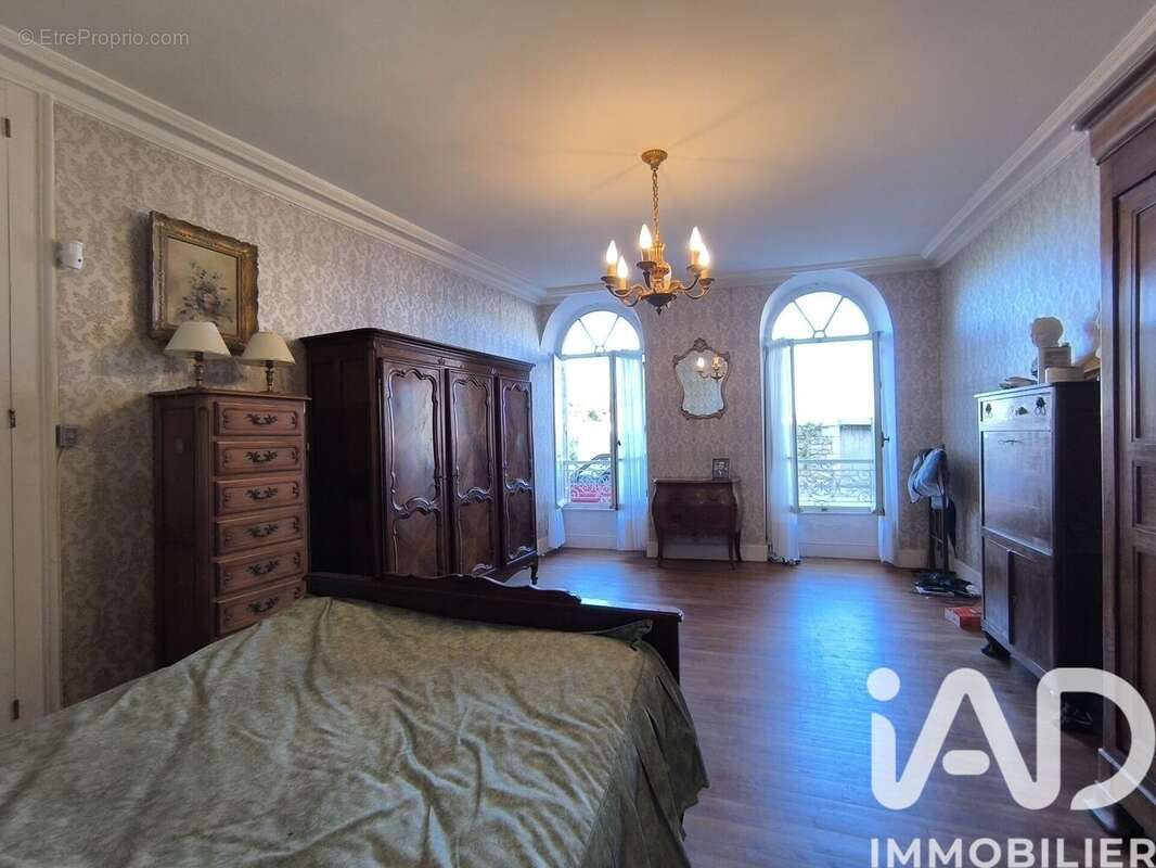 Maison 170 m² à Bellegarde-En-Marche  - photo 8