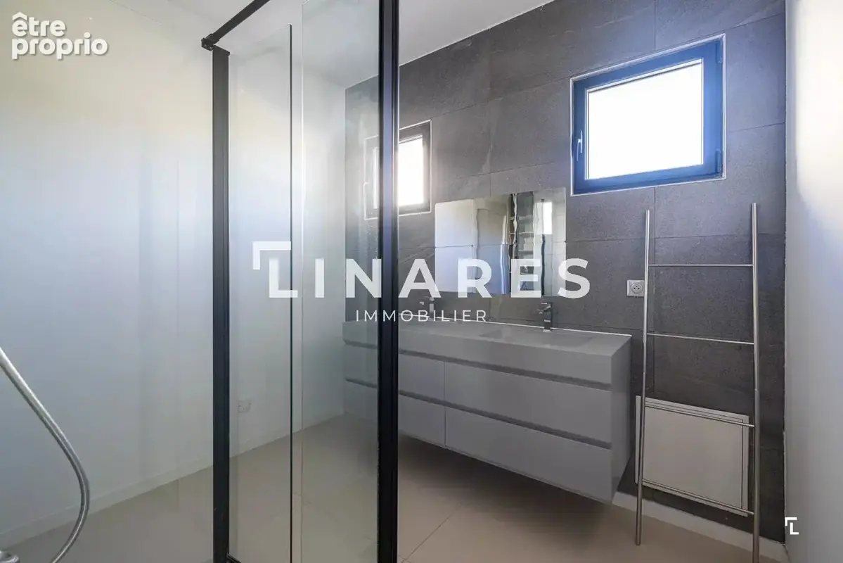 LA PRESTIGIEUSE - Villa T5 de 310m² - Piscines intérieure et extérieure - Salle de sport  - Cuisine d'été - Jardin 990m² - 13420 - photo 21