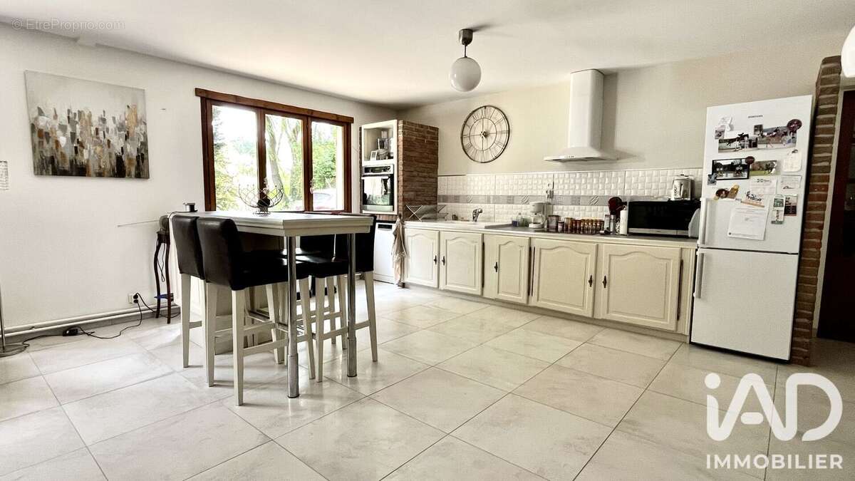 Maison 175 m² à Conty  - photo 3