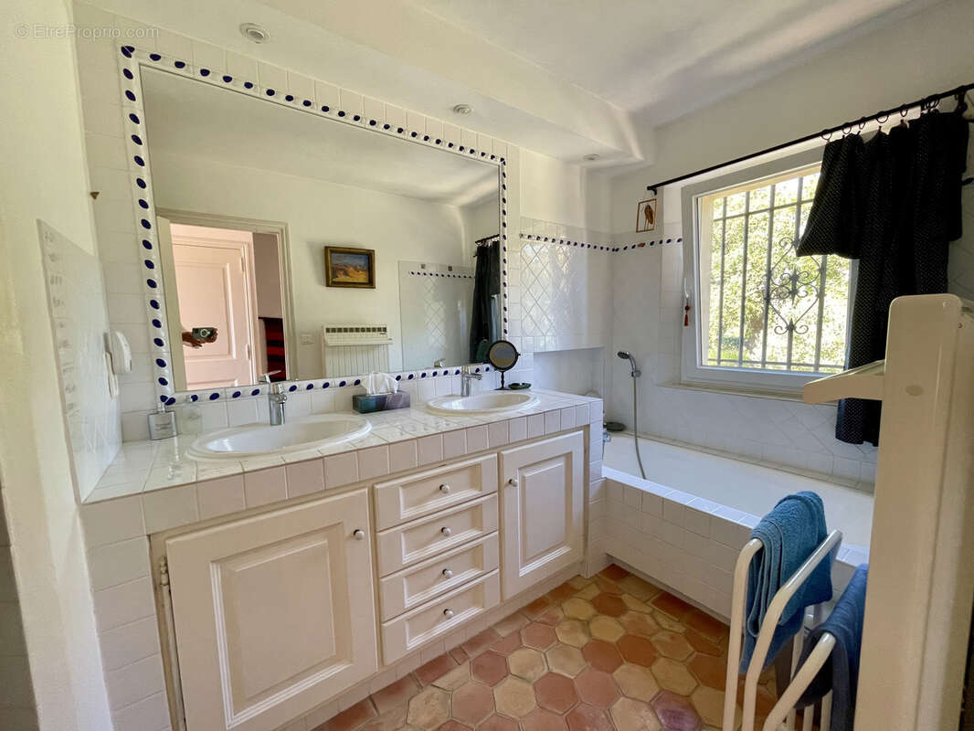 Maison à PLAN-DE-LA-TOUR