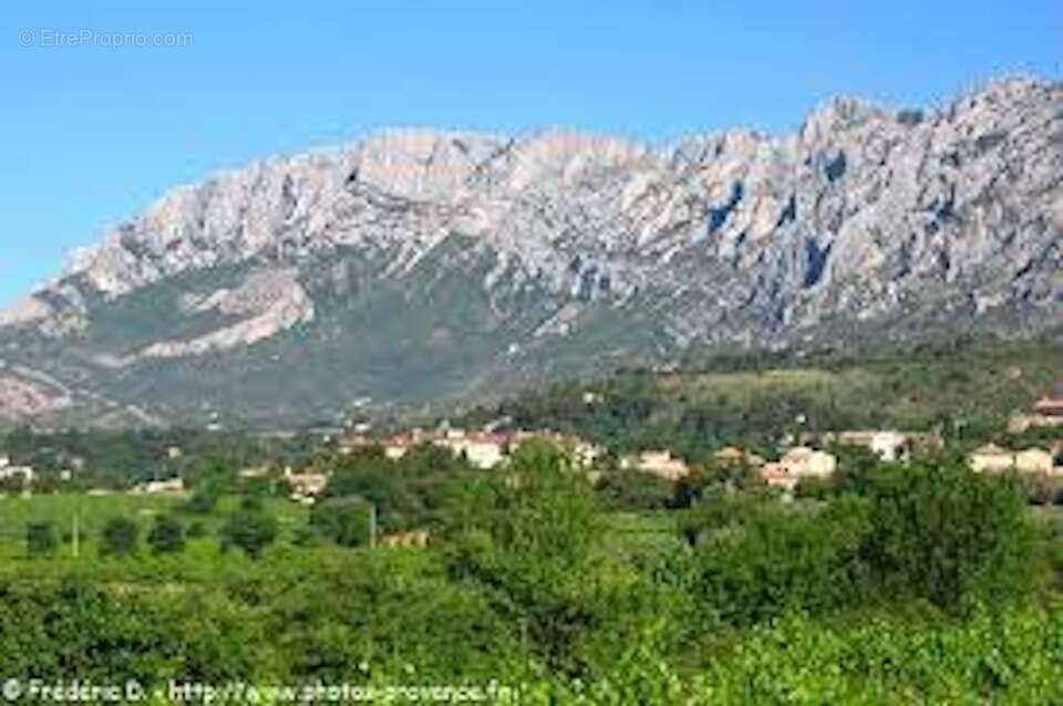 Terrain à PUYLOUBIER