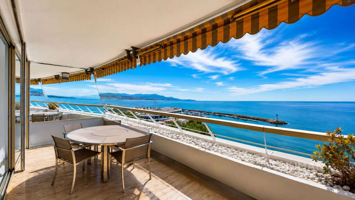 Appartement à VILLENEUVE-LOUBET