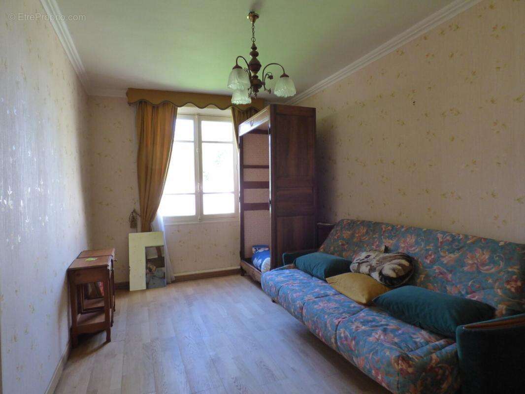 Maison à TREMBLAY-LES-VILLAGES