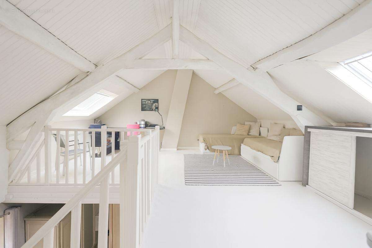 Maison à MORAINVILLIERS