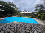 Photo 1 - Maison à REMIRE-MONTJOLY