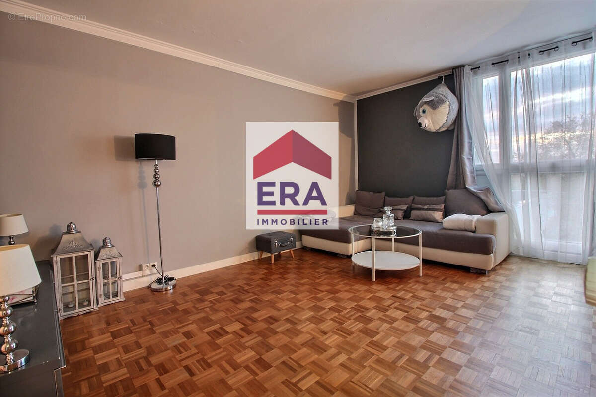 Appartement à VILLENEUVE-LA-GARENNE