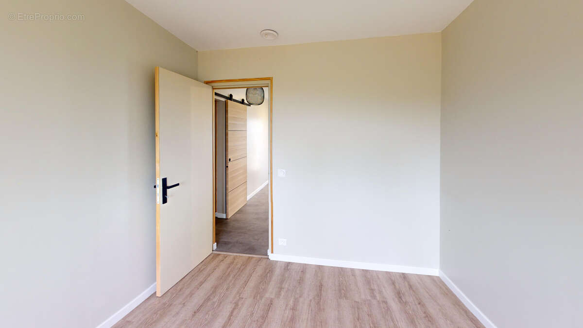 Maison à MIRANDOL-BOURGNOUNAC