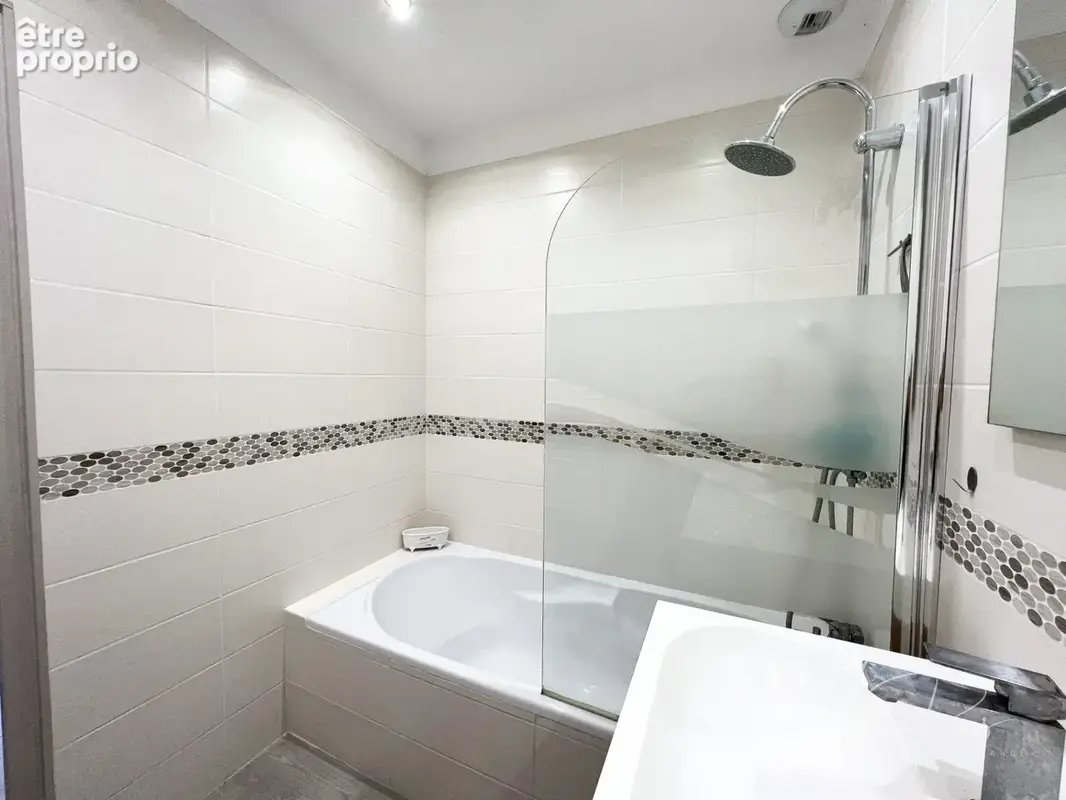 Dpt Var (83), à vendre HYERES Villa sans vis à vis- 1000m² de terrain - 3 chambres  - piscine - jardin - GARAGE - photo 55