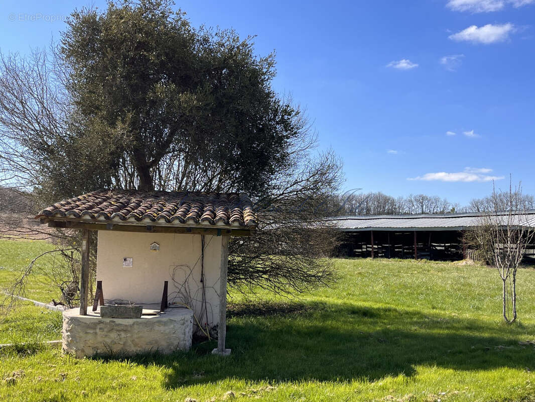 Maison à LEGUILLAC-DE-CERCLES
