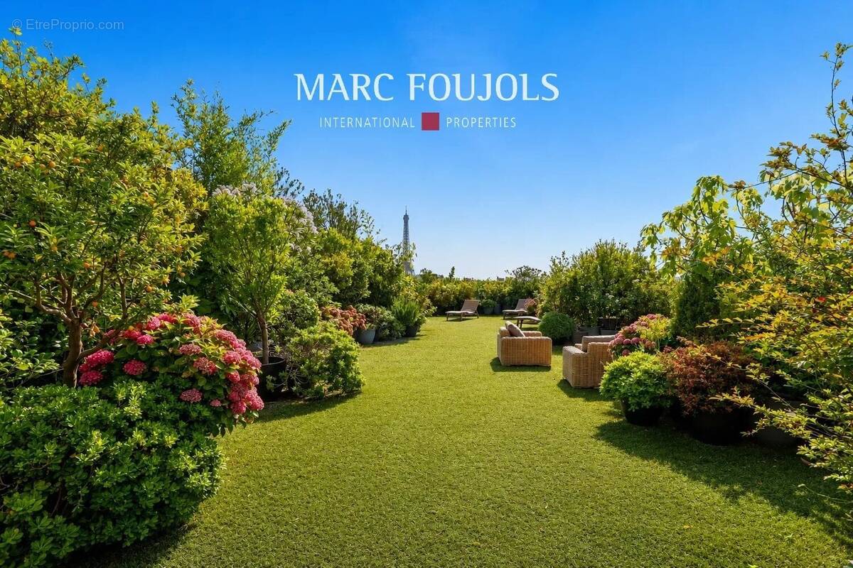 Appartement à PARIS-16E