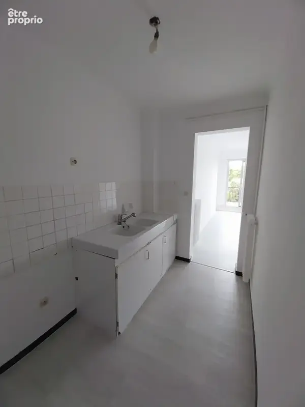 T1 avec place de pkg 7eme étage - photo 3